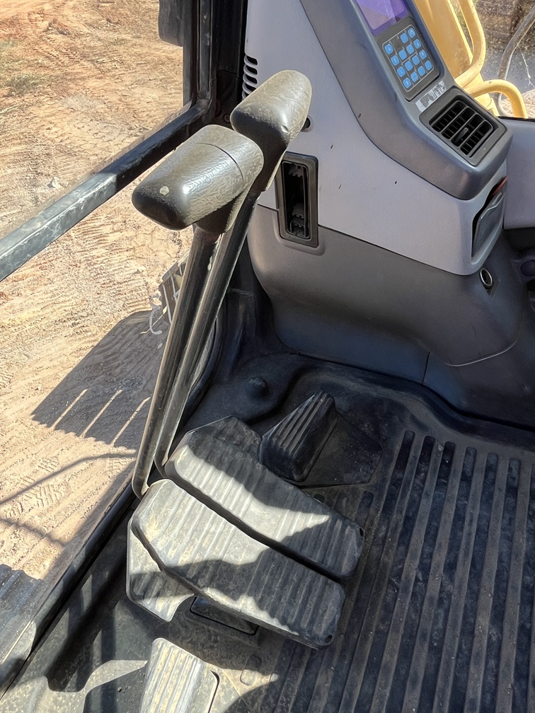 2005 KOMATSU PC 200 LC-7L - Image 23