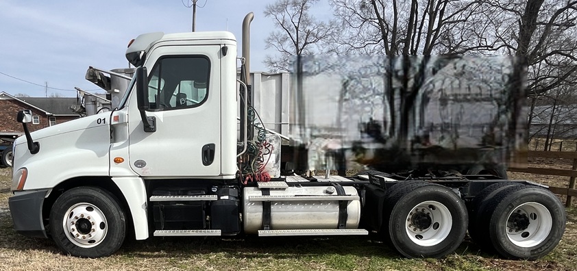 2013 FREIGHTLINER day cab - view 4 of 17