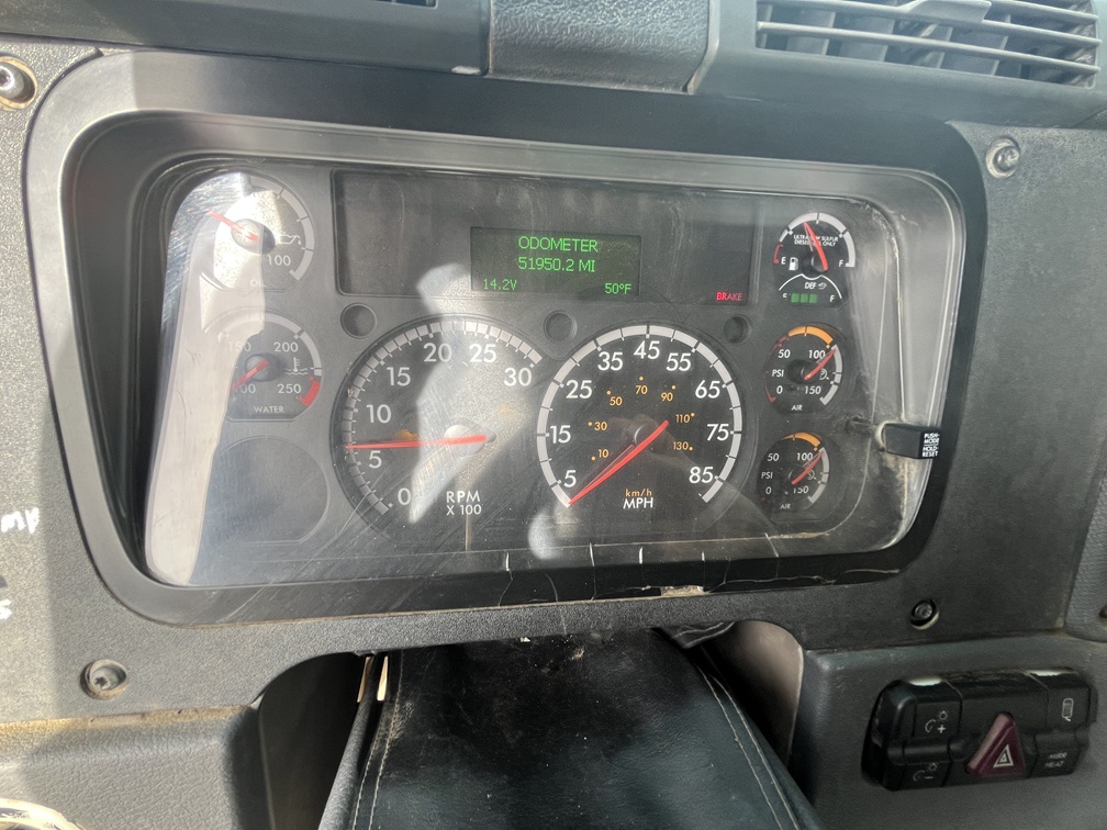 2013 FREIGHTLINER day cab - view 12 of 17