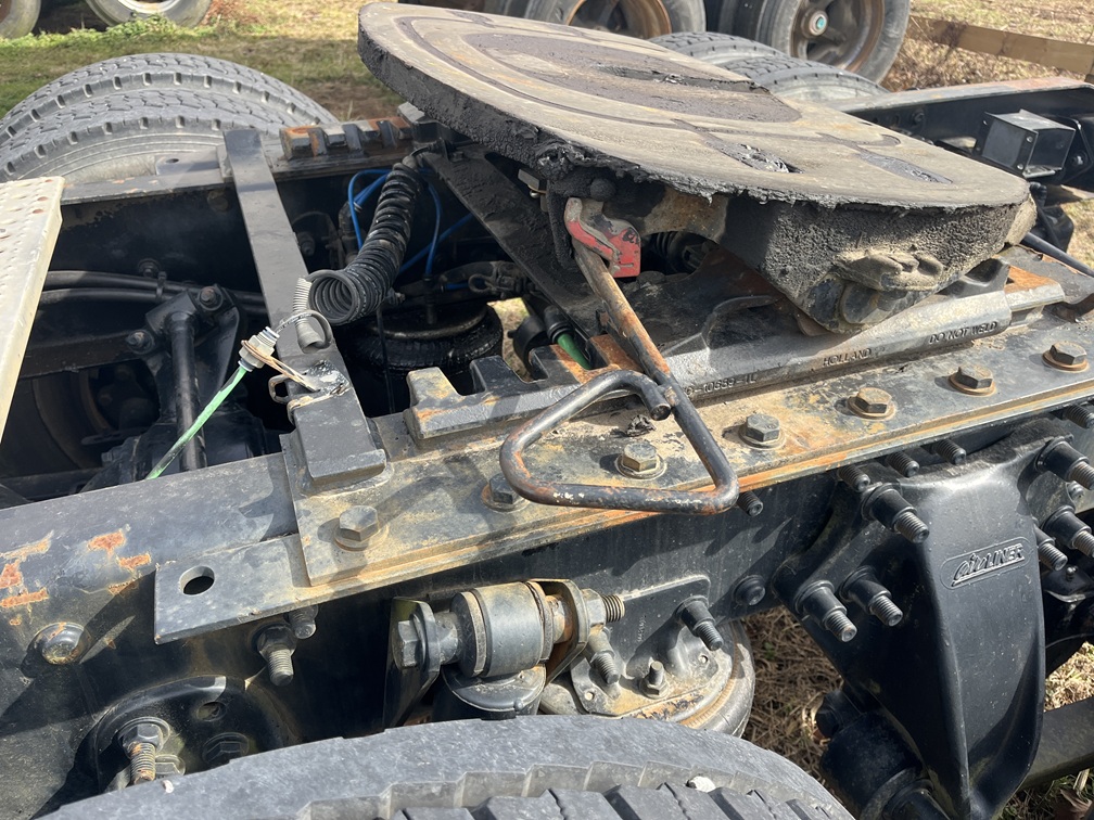 2013 FREIGHTLINER day cab - Image 14