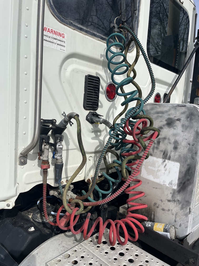 2013 FREIGHTLINER day cab - view 13 of 17