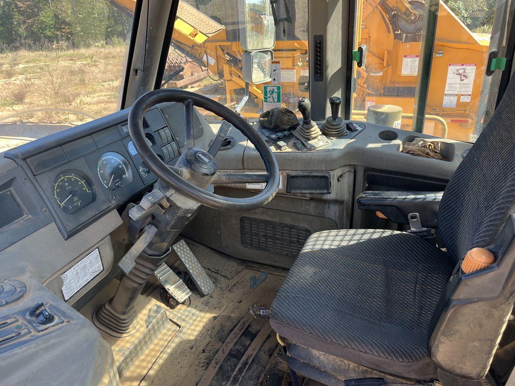 2004 CASE 330 - Image 14