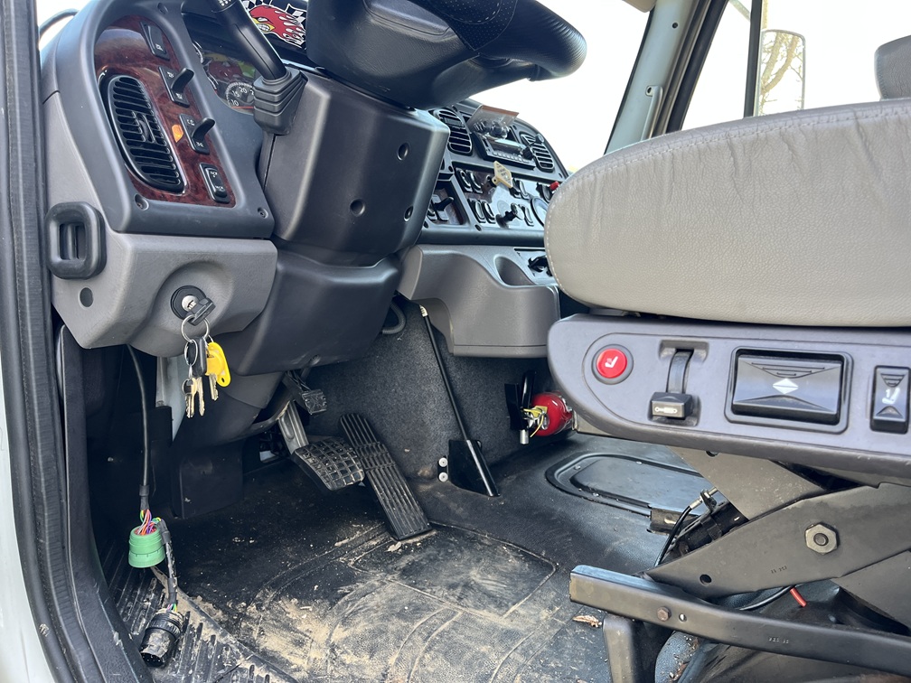 2022 FREIGHTLINER M2 - view 9 of 18