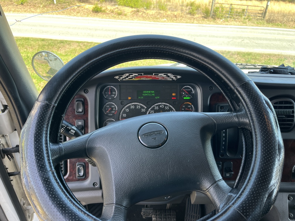 2022 FREIGHTLINER M2 - view 10 of 18