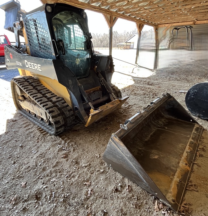 2016 DEERE 323 E - view 2 of 22