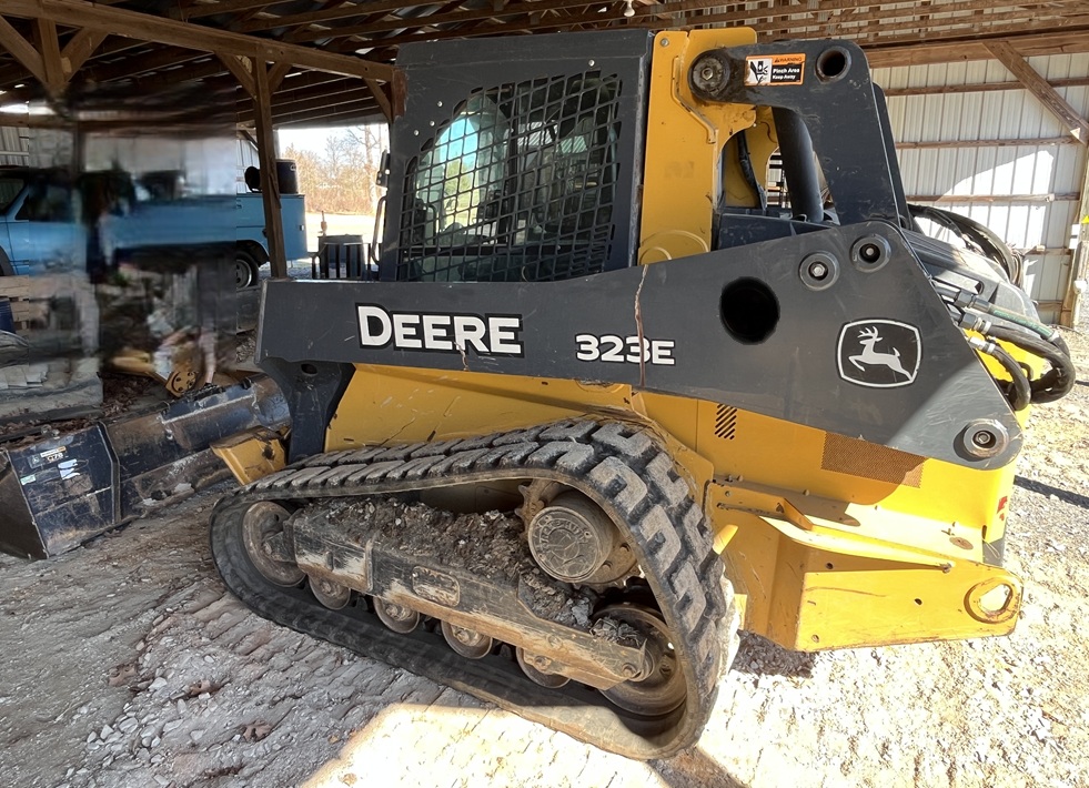 2016 DEERE 323 E - view 6 of 22