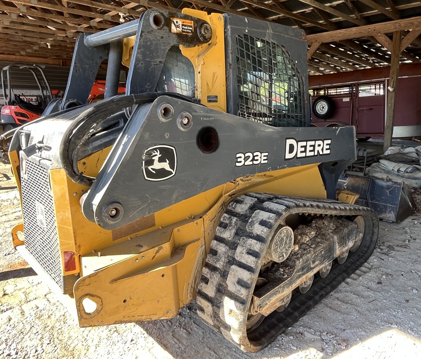 2016 DEERE 323 E - view 8 of 22