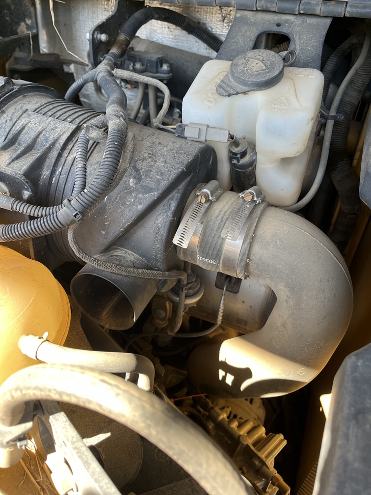 2016 DEERE 323 E - Image 14