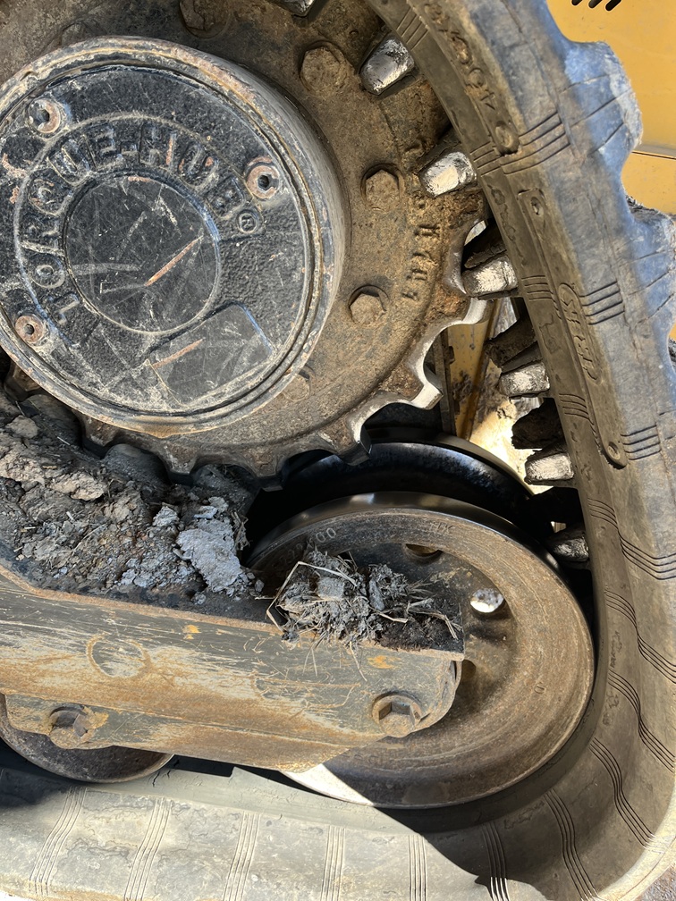 2016 DEERE 323 E - view 18 of 22