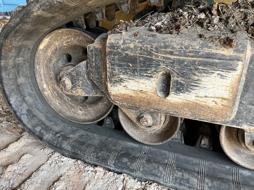 2016 DEERE 323 E - view 20 of 22